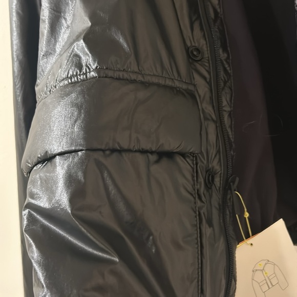 All in motion Puffer Jacket - Picture 4 of 7